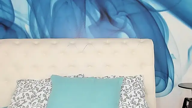 SkinnyDolly online show from 10-25-25, 02:11