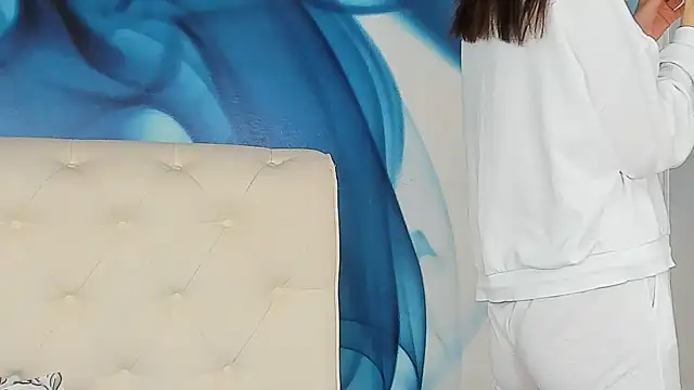 SkinnyDolly online show from 03-24-26, 03:06