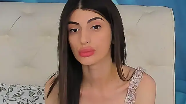 Snapshot of SkinnyDolly chatting on 06-12-26, 03:59 SkinnyDolly online show from 06-12-26, 03:59