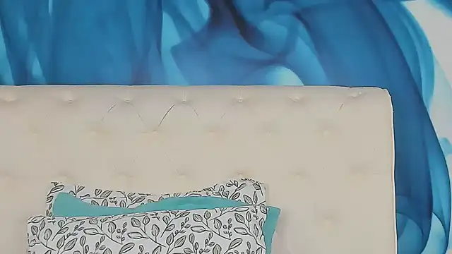 SkinnyDolly online show from 04-08-26, 02:46