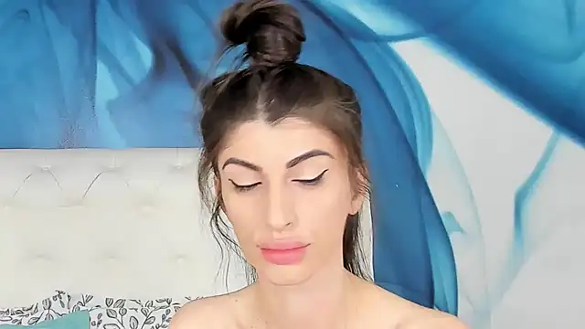 SkinnyDolly online show from 10-17-25, 02:15