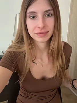 emma05 online show from 02-26-26, 06:57