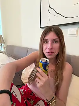 emma05 online show from 02-25-26, 06:57