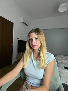 emma05 online show from 08-03-26, 06:14