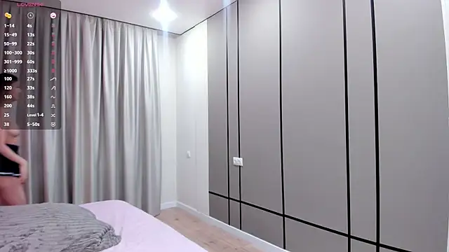 Hensuan online show from 12-26-24, 03:59