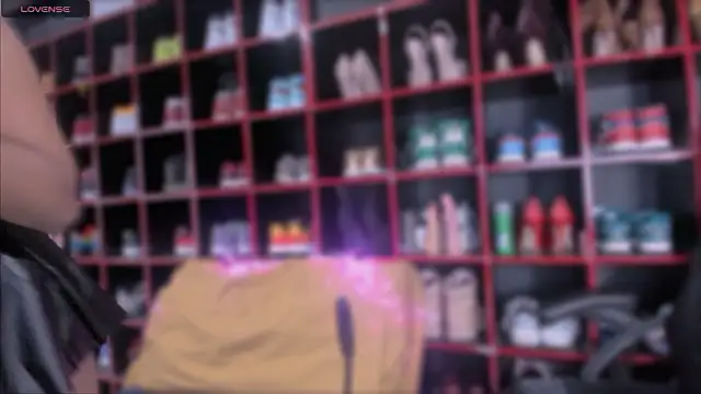 Snapshot of Indianbrownie chatting on 12-01-24, 06:46 Indianbrownie online show from 12-01-24, 06:46