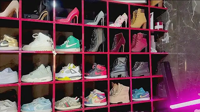 Indianbrownie online show from 03-18-26, 03:03