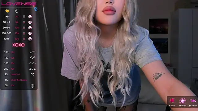 Snapshot of uko_sa chatting on 12-17-24, 01:38 uko sa online show from 12-17-24, 01:38