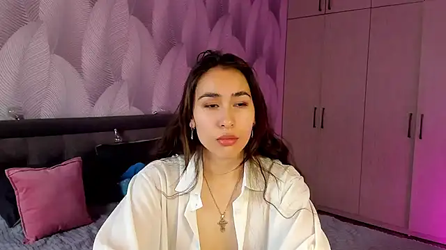 Snapshot of Bambiii_bby chatting on 10-02-25, 02:26 Bambiii bby online show from 10-02-25, 02:26