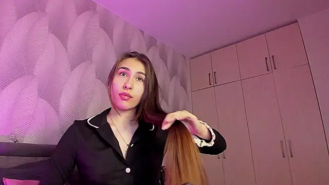 Snapshot of Bambiii_bby chatting on 03-18-25, 01:24 Bambiii bby online show from 03-18-25, 01:24