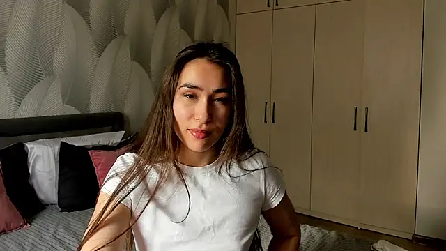Snapshot of Bambiii_bby chatting on 04-20-26, 02:14 Bambiii bby online show from 04-20-26, 02:14