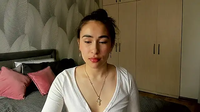 Snapshot of Bambiii_bby chatting on 05-30-26, 05:14 Bambiii bby online show from 05-30-26, 05:14
