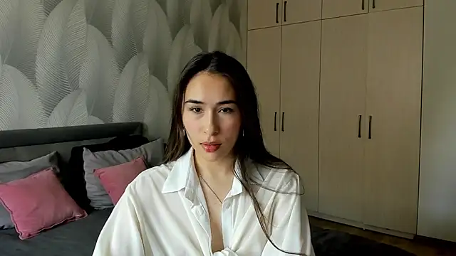 Snapshot of Bambiii_bby chatting on 06-17-26, 06:13 Bambiii bby online show from 06-17-26, 06:13