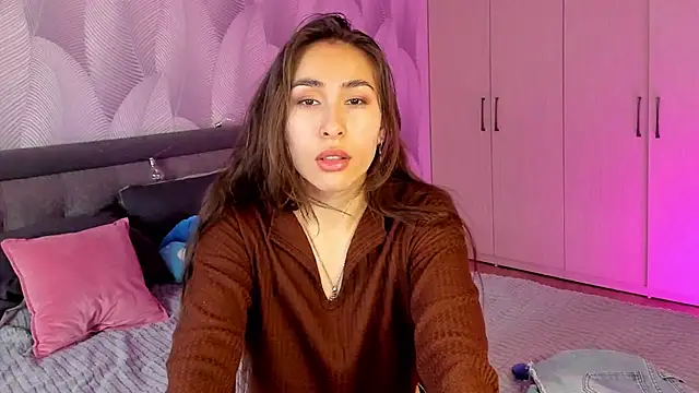 Snapshot of Bambiii_bby chatting on 10-04-25, 02:13 Bambiii bby online show from 10-04-25, 02:13