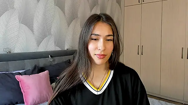 Snapshot of Bambiii_bby chatting on 02-24-25, 08:06 Bambiii bby online show from 02-24-25, 08:06