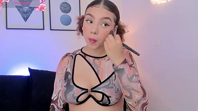 JulianaWaldo online show from 10-30-25, 04:26