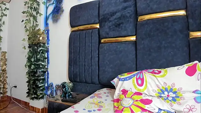 skaysanchez1 online show from 02-12-26, 07:13