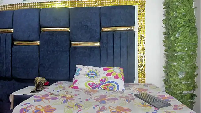 Snapshot of skaysanchez1 chatting on 10-14-25, 07:25 skaysanchez1 online show from 10-14-25, 07:25