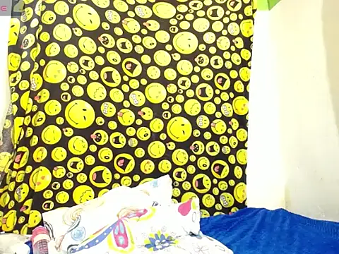 Snapshot of skaysanchez1 chatting on 05-12-26, 02:41 skaysanchez1 online show from 05-12-26, 02:41
