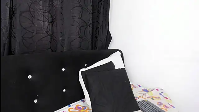 Snapshot of skaysanchez1 chatting on 03-17-25, 03:07 skaysanchez1 online show from 03-17-25, 03:07