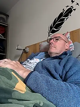 bogland33 online show from 10-17-25, 07:44