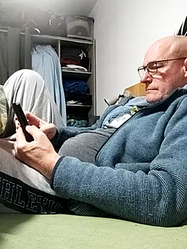 bogland33 online show from 03-10-26, 07:18