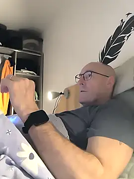 bogland33 online show from 12-18-25, 05:39