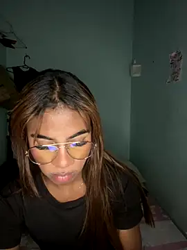 Snapshot of alejandrasxx chatting on 09-19-25, 03:54 alejandrasxx online show from 09-19-25, 03:54
