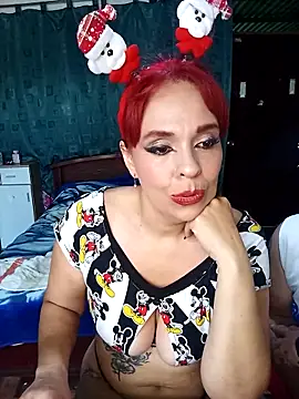 sthefania1710 online show from 12-18-25, 04:00