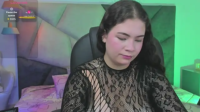 Snapshot of KarenPautt chatting on 05-21-26, 11:46 KarenPautt online show from 05-21-26, 11:46