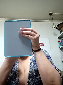 carolina linarez69 online show from 04-10-26, 09:22