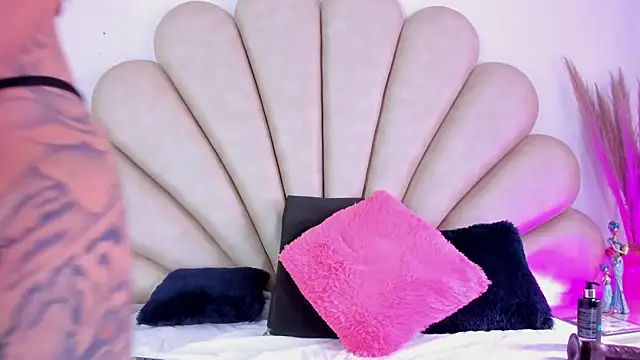 Anna  Spencer online show from 10-12-25, 02:07