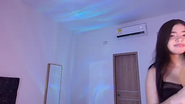 AuroraFiore online show from 10-24-25, 01:59