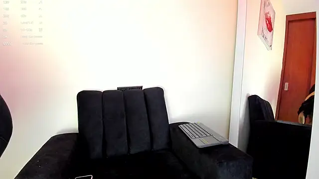 victoria  lace  online show from 02-10-25, 12:30