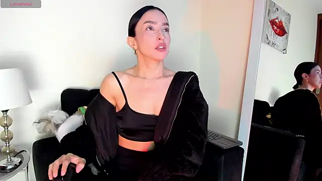 victoria  lace  online show from 06-15-26, 10:53