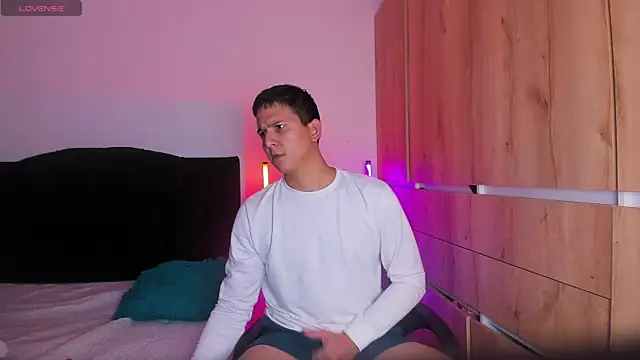 ANDREZALVAREZ online show from 11-01-25, 07:19