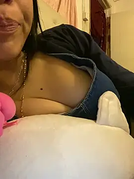 Snapshot of kittyprettybby chatting on 07-12-26, 10:10 kittyprettybby online show from 07-12-26, 10:10