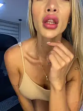 Snapshot of Anna_quinn chatting on 02-25-25, 11:26 Anna quinn online show from 02-25-25, 11:26