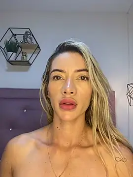 Snapshot of Anna_quinn chatting on 02-28-25, 02:42 Anna quinn online show from 02-28-25, 02:42