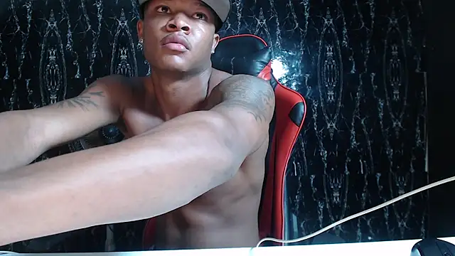 Snapshot of Alid_17 chatting on 02-16-26, 05:33 Alid 17 online show from 02-16-26, 05:33