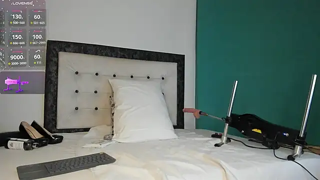 kinky polar online show from 02-25-26, 04:01