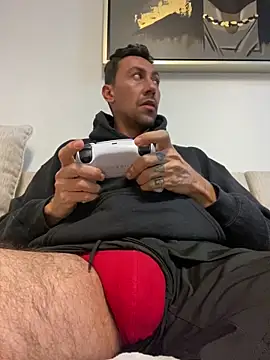 dantedesirexx online show from 12-20-25, 05:21