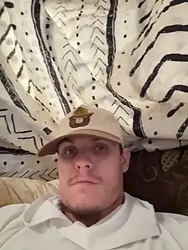 Snapshot of devinshd chatting on 11-17-25, 06:56 devinshd online show from 11-17-25, 06:56