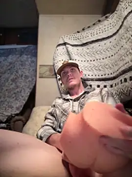 Snapshot of devinshd chatting on 11-29-25, 04:23 devinshd online show from 11-29-25, 04:23