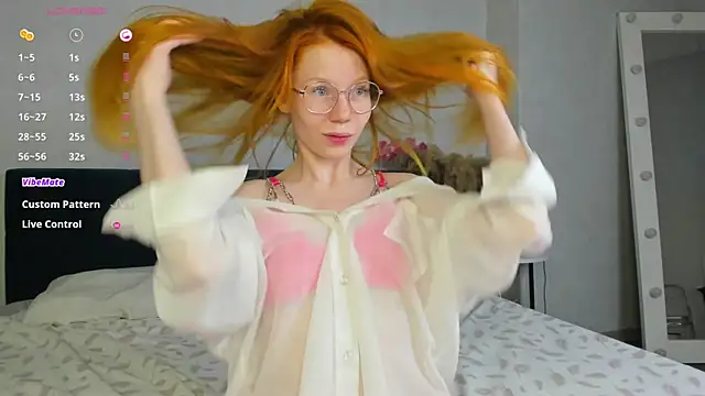 Esme Runn online show from 10-14-25, 03:07