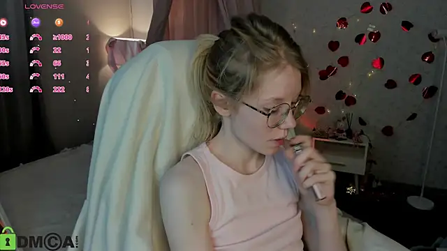Snapshot of Esme_Runn chatting on 06-02-26, 03:06 Esme Runn online show from 06-02-26, 03:06