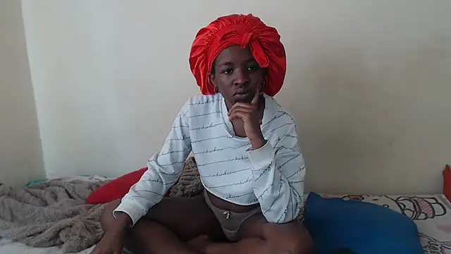 Snapshot of SexyRed18 chatting on 09-23-25, 06:31 SexyRed18 online show from 09-23-25, 06:31