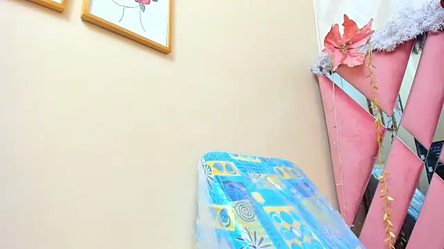 Snapshot of charlotterichardss chatting on 12-06-24, 10:10 charlotterichardss online show from 12-06-24, 10:10