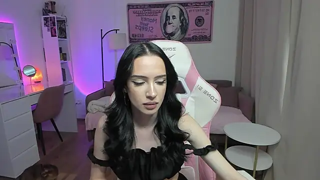 Snapshot of flora_off chatting on 05-06-26, 10:52 flora off online show from 05-06-26, 10:52