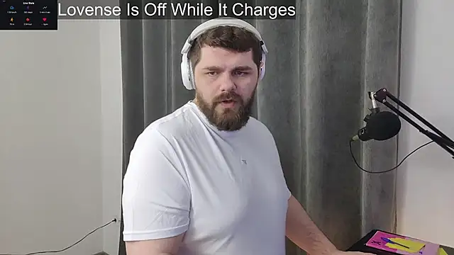 Snapshot of KingMarti chatting on 12-14-25, 10:32 KingMarti online show from 12-14-25, 10:32